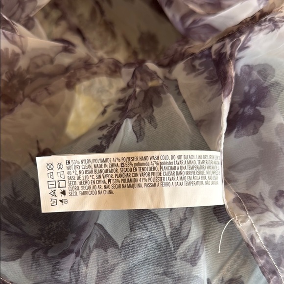 Forever 21 Women’s Small Purple Peplum Blouse with Puff Sleeves - Picture 5 of 5